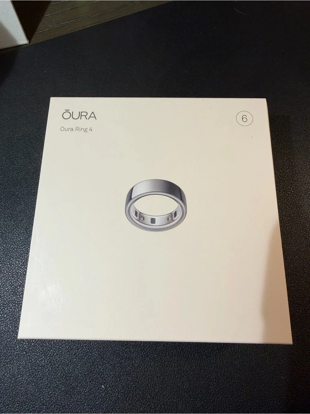 Oura Ring 4 - Silver (Size 6)